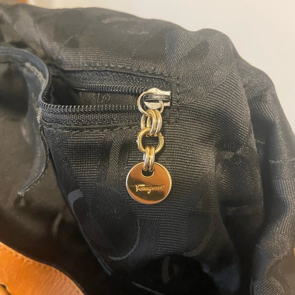 Vintage Salvatore ferragamo bucket bag - Picture 7 of 9
